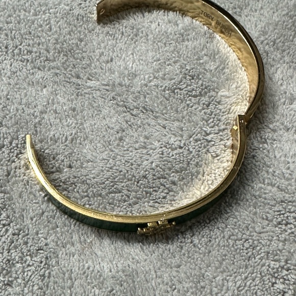 Tory Burch Green and Gold Jewelry Set - Picture 4 of 4